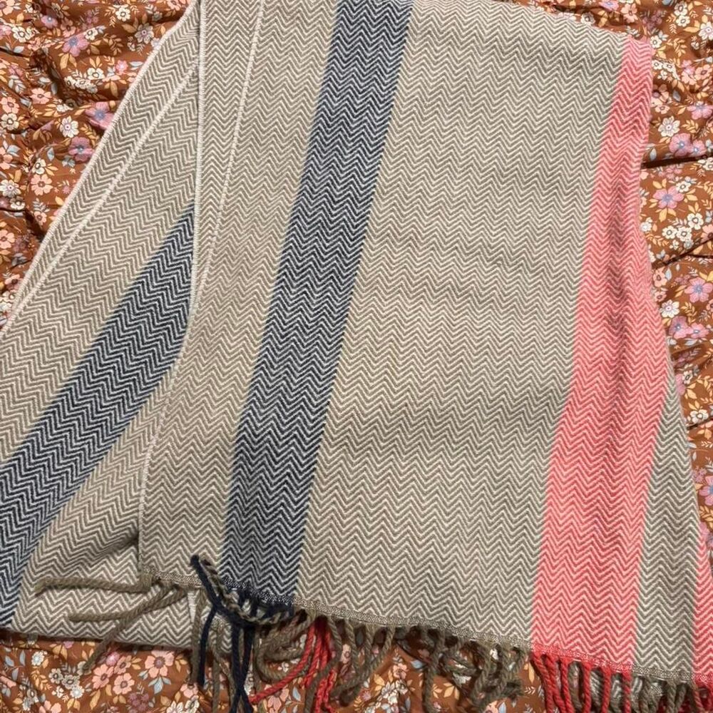 Tommy-hilfiger Women's Scarf - Picture 3 of 4